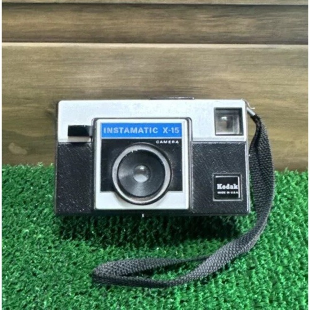 VTG Retro Kodak Instamatic X-15 Point and Shoot Camera, USA - Untested Strap